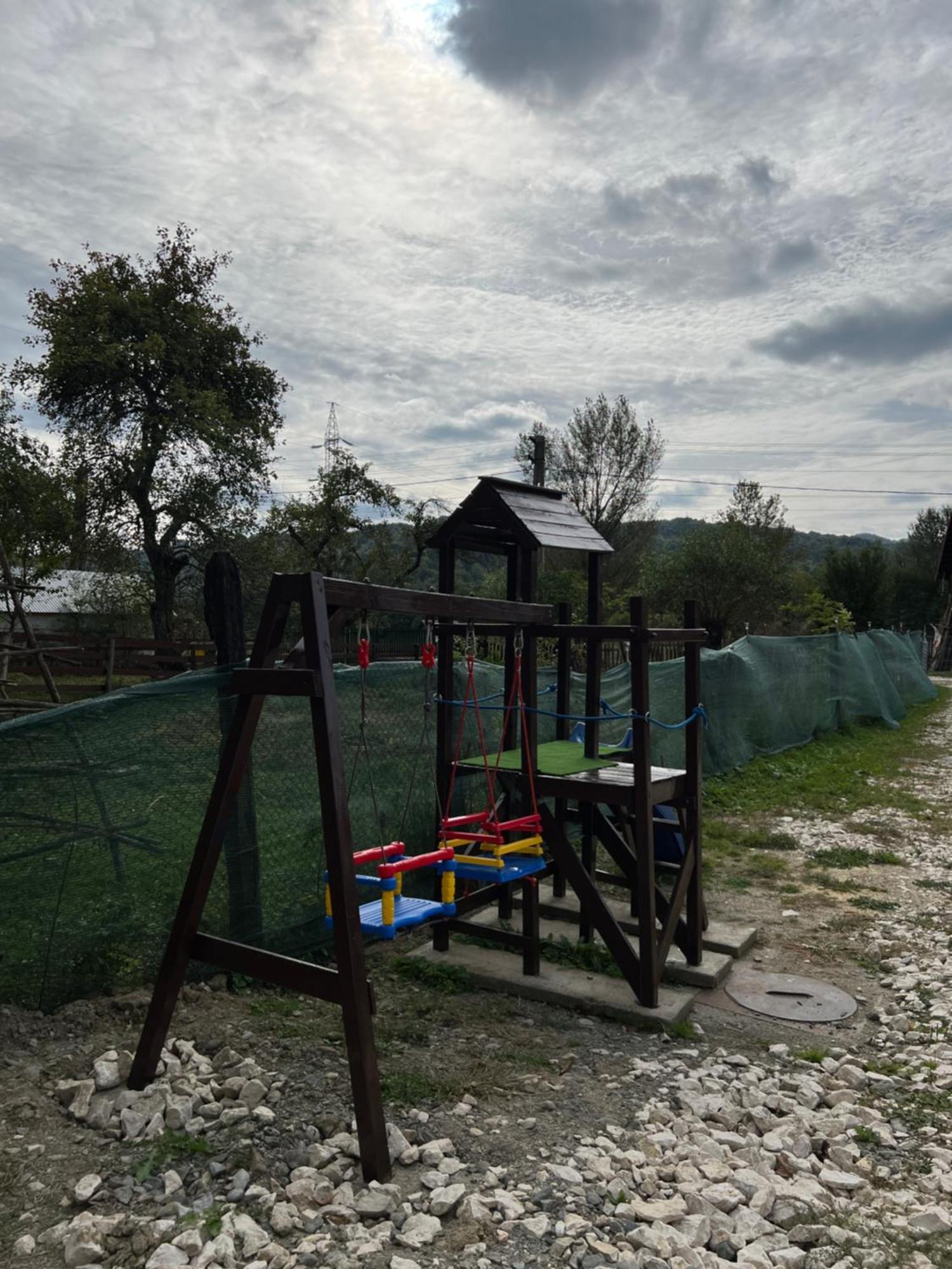 فيلا Casa Lupilor Transfagarasan Căpăţîneni-Ungureni المظهر الخارجي الصورة